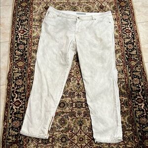 Chico’s Platinum Ultimate Fit Denim Jeans Gray Wash over White Size 14 (2.5)